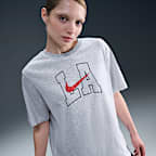Nike Sportswear Essential Women's Graphic T-Shirt. Nike.com